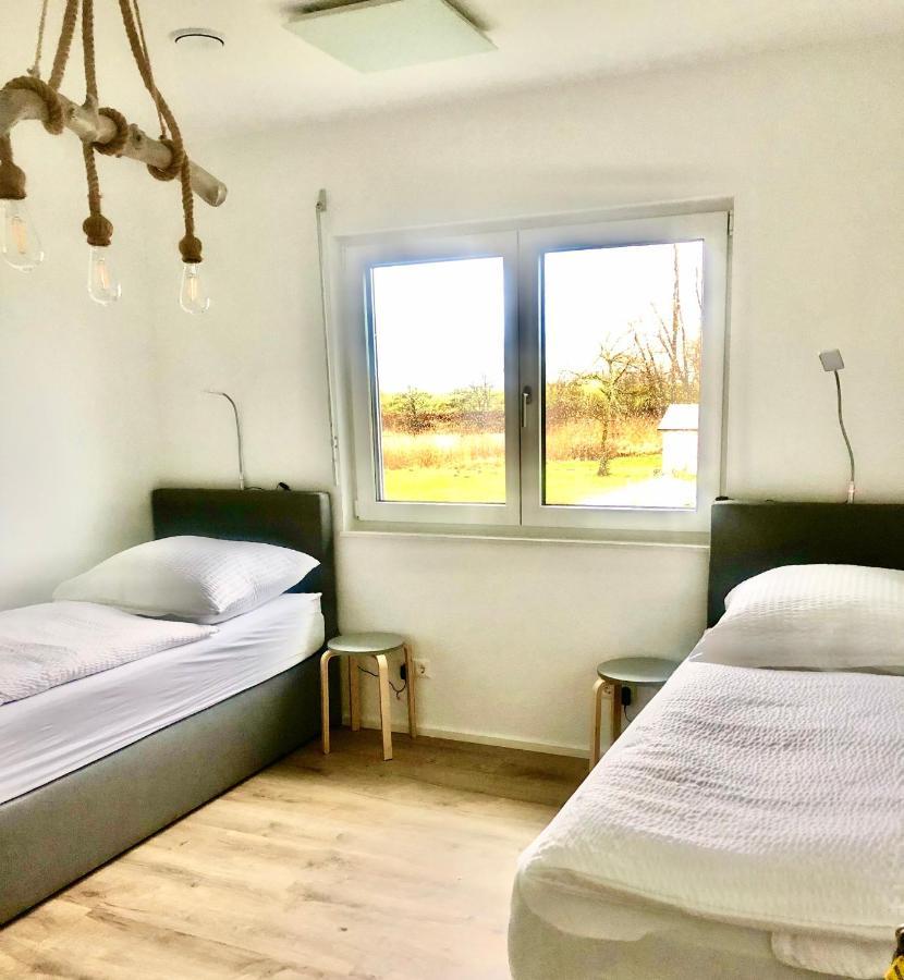 Kluis Hostel Hof Kranichstein מראה חיצוני תמונה